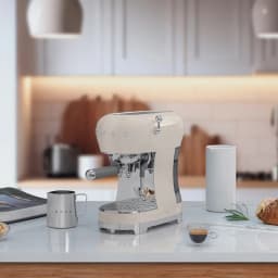 Smeg Krem Espresso Kahve Makinesi ECF02CREU görsel 4